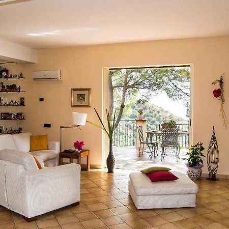Casa Vacanze Gallodoro Letojanni Bagian luar foto