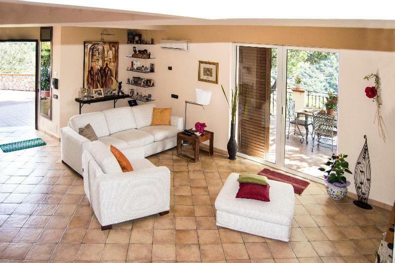 Casa Vacanze Gallodoro Letojanni Bagian luar foto