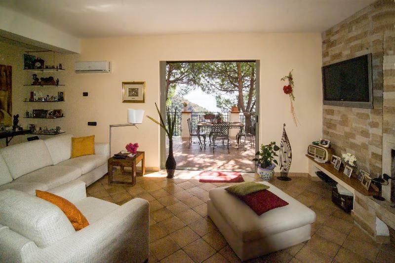 Casa Vacanze Gallodoro Letojanni Bagian luar foto
